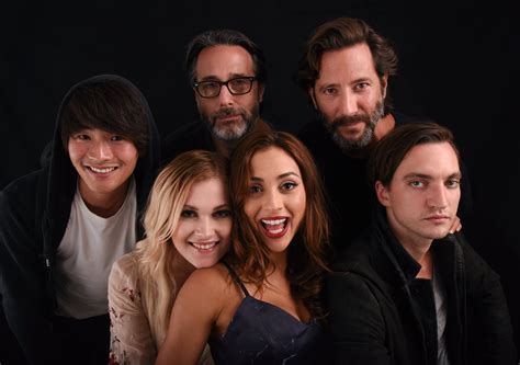 the 100 cast|More.